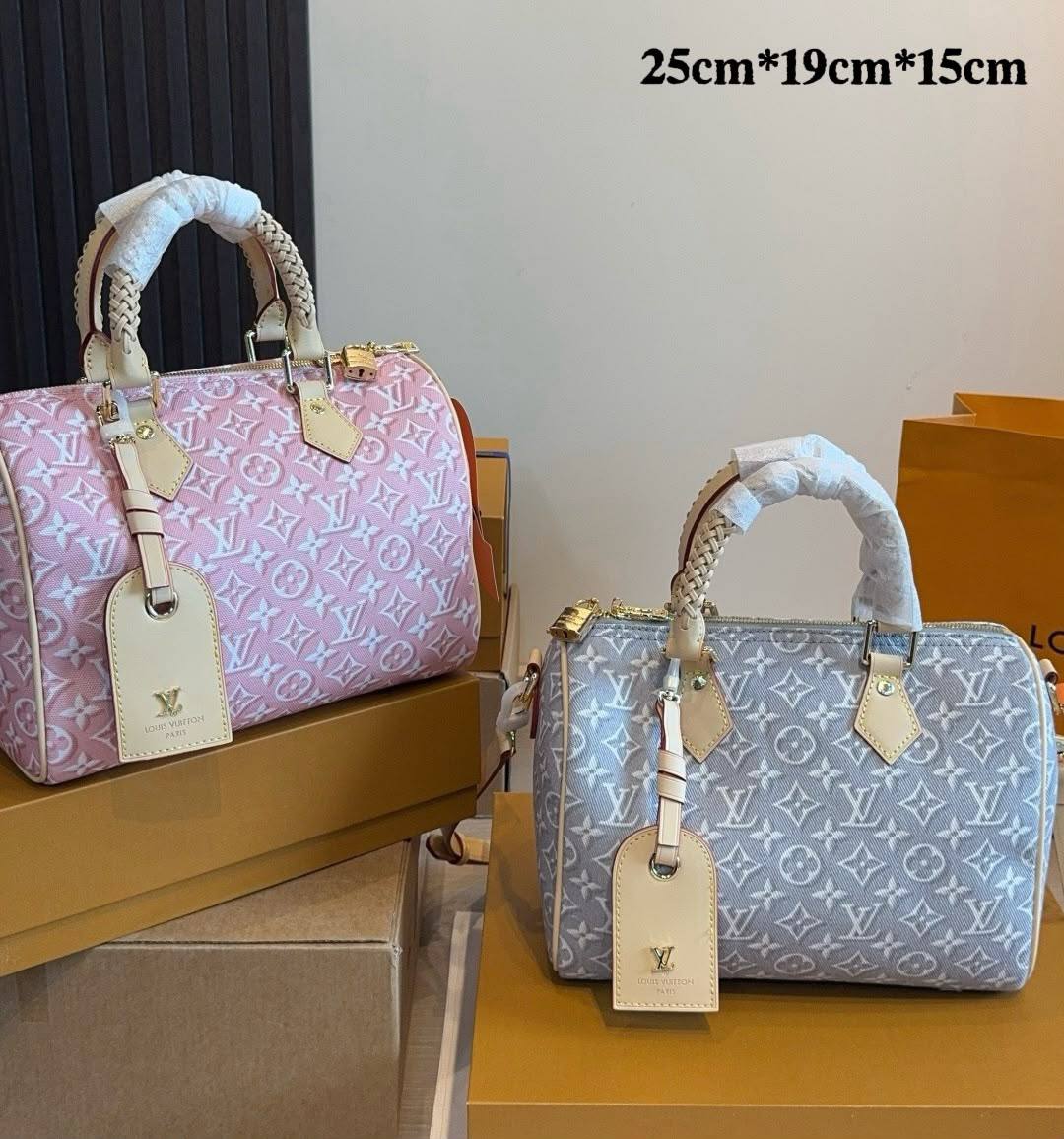 LV
MASTER QUALITY
250 dhs💓
……(with leather )
30CM

Zain295
♥️♥️♥️