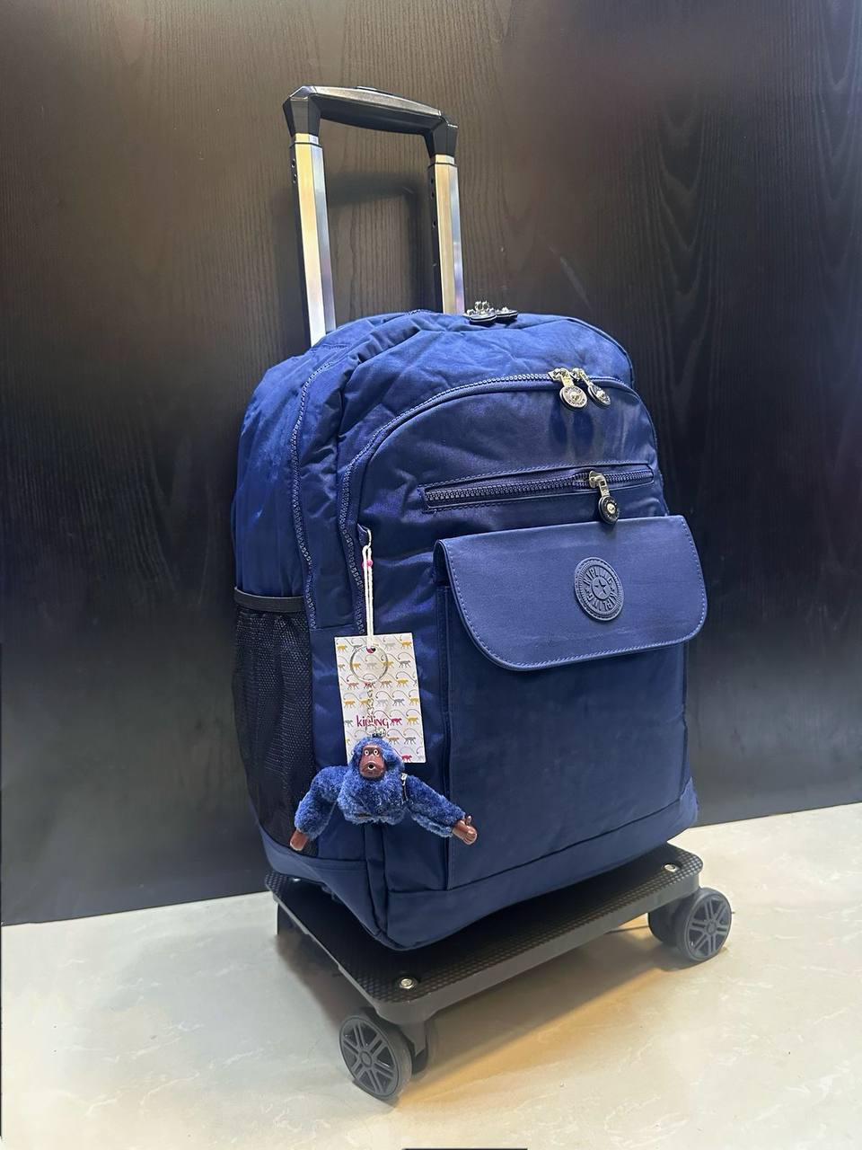 Kipling luggage 

good quality 

special offer 

120 dhs…🇦🇪🇦🇪
Zain295
♥️♥️♥️