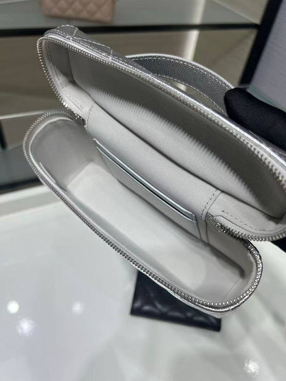 Chanel Classic Vanity 

With Chain✅ 

Size 19 cm
For Price 👇 WhatsApp✅
0568585901 
0507557372
0552275751 Owner Zain 👌

Zain274
♥️♥️♥️
