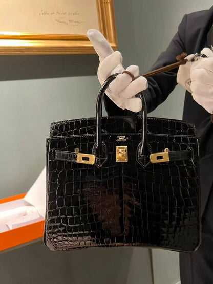Hermes

440 dhs🇦🇪🇦🇪

Zain153
♥️♥️♥️