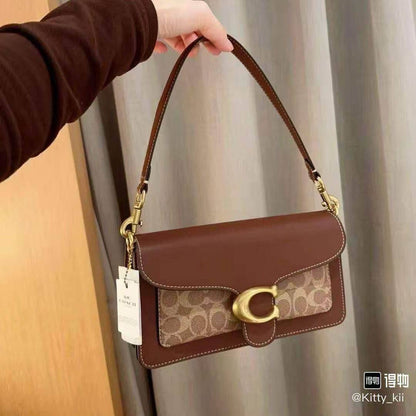 COACH

Size  26cm

Withbox

100 dhs✅

Zain04
♥️♥️♥️