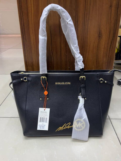 MK
90 dhs✅
size 32×14×27cm

Zain213
♥️♥️♥️