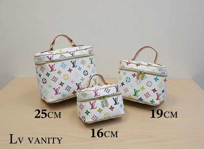 LV
 ᴠᴀɴɪᴛʏ ᴛᴏᴘ ʜᴀɴᴅʟᴇ  ᴄʀᴏssʙᴏᴅʏ ʟᴏɴɢ sᴛʀᴀᴘ
Rᴇᴍᴏᴠᴀʙʟᴇ sᴛʀᴀᴘ
ᴡɪᴛʜʙᴏx🎁🎁🎁
ʟᴇᴀᴛʜᴇʀ
sɪᴢᴇ ᴄʜᴇᴄᴋ!!!!
      25ᴄᴍ:100 dhs✅
      19ᴄᴍ:95 dhs✅
      16ᴄᴍ:90 dhs✅ 

Zain56
♥️♥️♥️