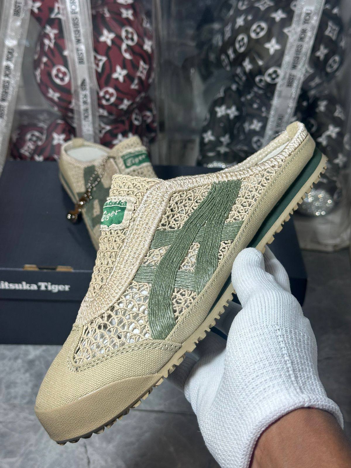 MEXICO 66 SABOT BEIGE/GREEN
36-45 AVAILABLE 🤩
210 dhs🇦🇪🇦🇪🇦🇪

Zain242
♥️♥️♥️