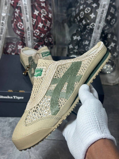 MEXICO 66 SABOT BEIGE/GREEN
36-45 AVAILABLE 🤩
210 dhs🇦🇪🇦🇪🇦🇪

Zain242
♥️♥️♥️
