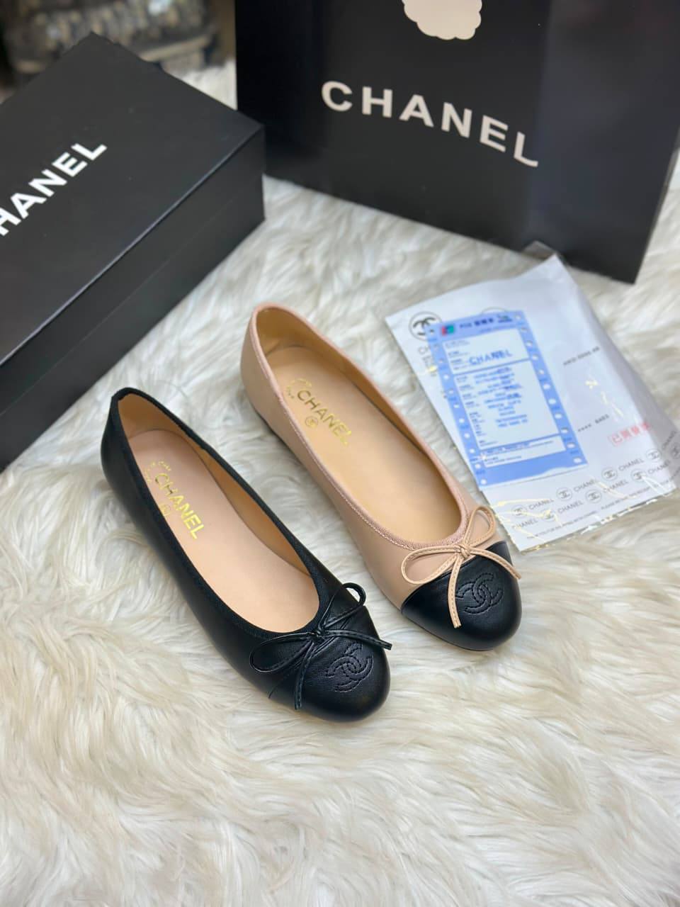 Chanel Ballerina Flat
Size:36 to 41
110 dhs🇦🇪🇦🇪

Zain241
♥️♥️♥️