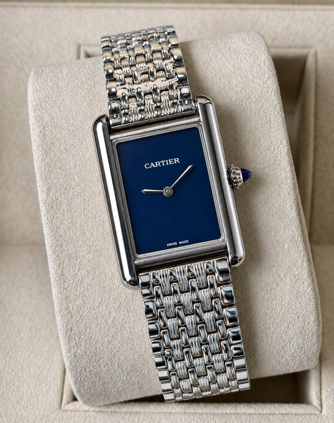 Cartier 

watch unsix (
size36mm) 

good quality 
230 dhs🇦🇪🇦🇪

Zain59
♥️♥️♥️