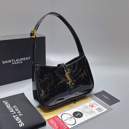YSL 
 GOOD QUALITY
 WITH BOX 
🎁🎁🎁

110 dhs✅

Zain295
♥️♥️♥️