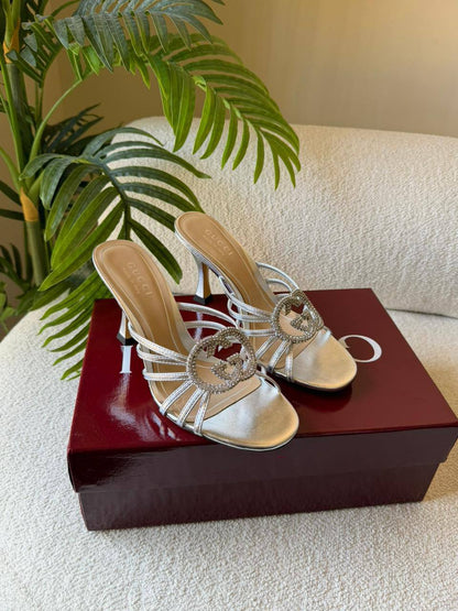 Tory Burch
95 dhs✅

Zain13
♥️♥️♥️