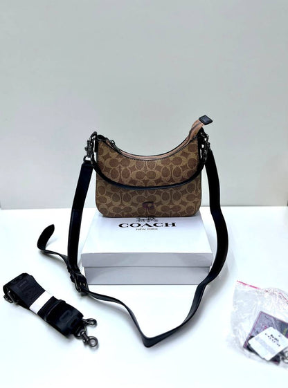 Coach 
80 dhs✅

with box🎁🎁🎁

Zain42
♥️♥️♥️