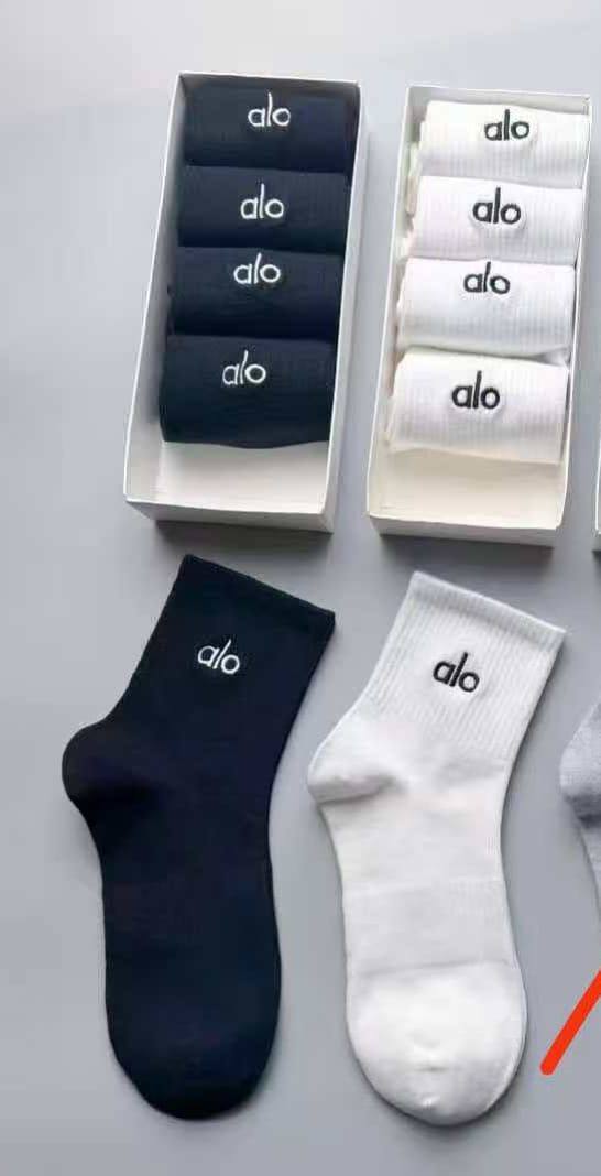 NEW CAME 
alo SOCKS 
30 dhs❤️

Zain40
♥️♥️♥️
