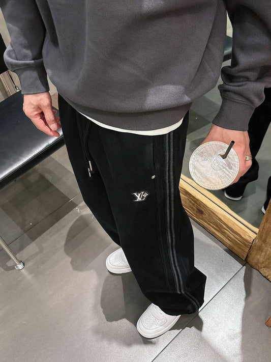 *NEW LOUIS VUITTON*
*♕ 𝐒𝐔𝐏𝐄𝐑 𝐌𝐀𝐒𝐓𝐄𝐑 ♕*
*SIZE: M,L,XL,XXL,XXXL*
300 dhs🪙💚

Zain227
♥️♥️♥️