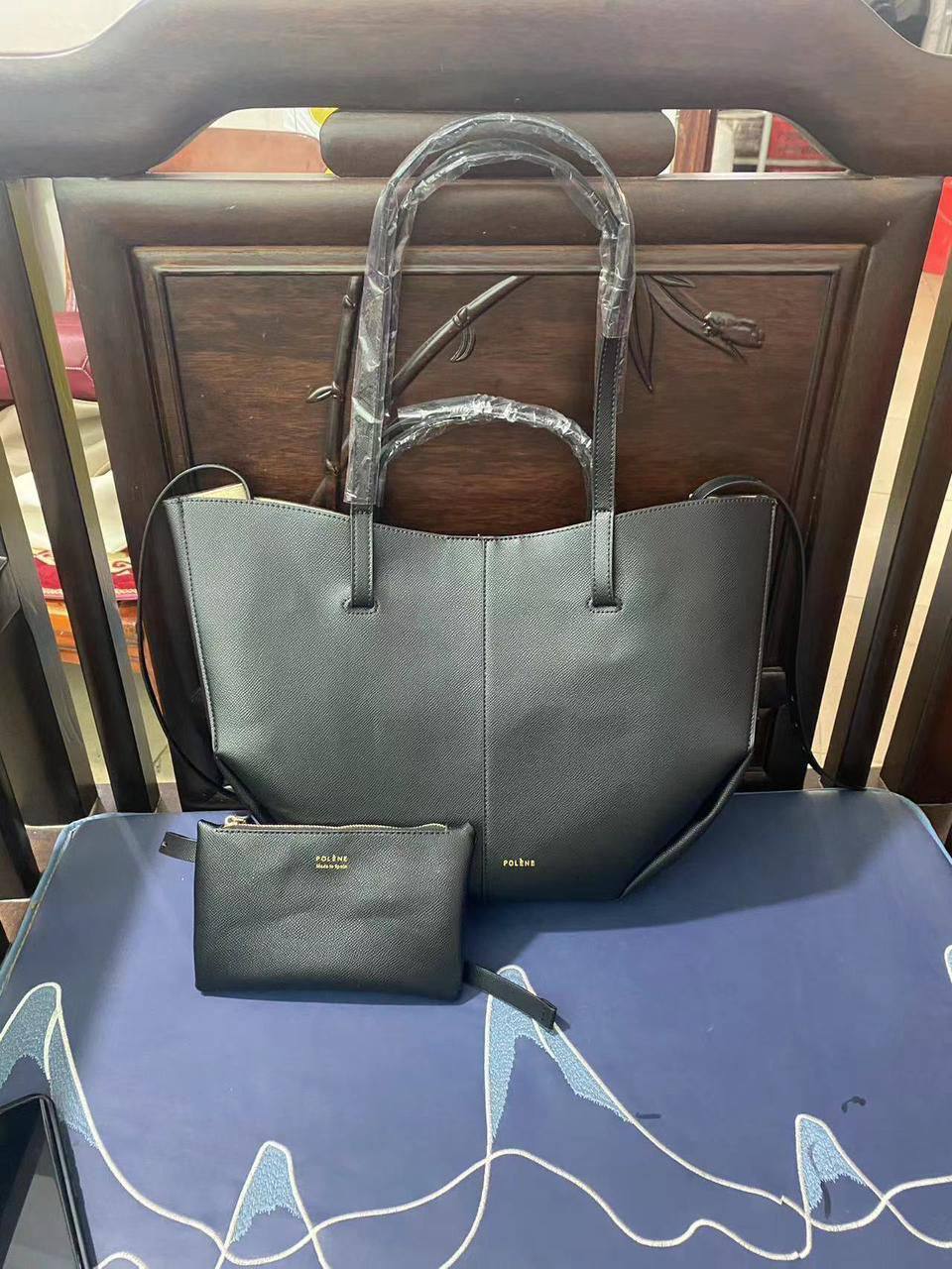 POLENE
100 dhs🪙💕
Good Quality

Zain190
♥️♥️♥️