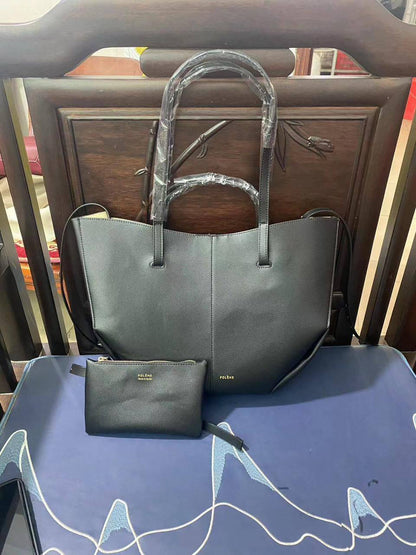 POLENE
100 dhs🪙💕
Good Quality

Zain190
♥️♥️♥️