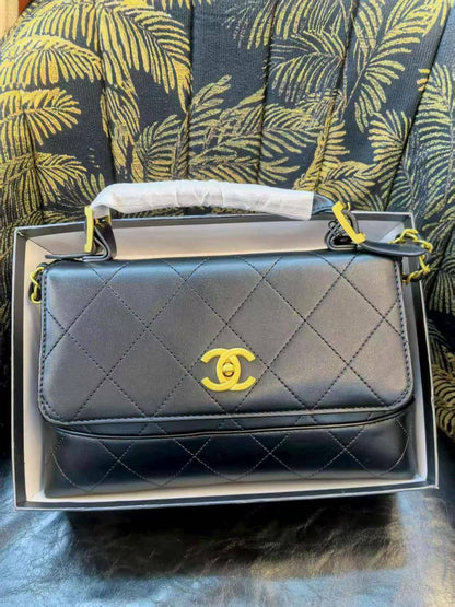 🍁 Chanel 25A
1⃣️ First quality +🎁
Size : 29 * 18 * 8 cm
85 dhs✅
with box🎁

Zain1-5
♥️♥️♥️