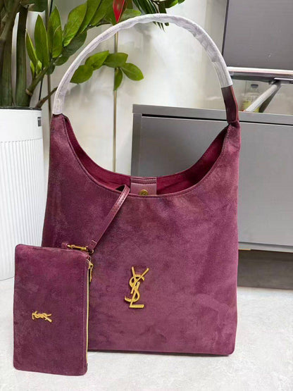 YSL
90 dhs🗽
size 35×11×38cm

Zain42
♥️♥️♥️