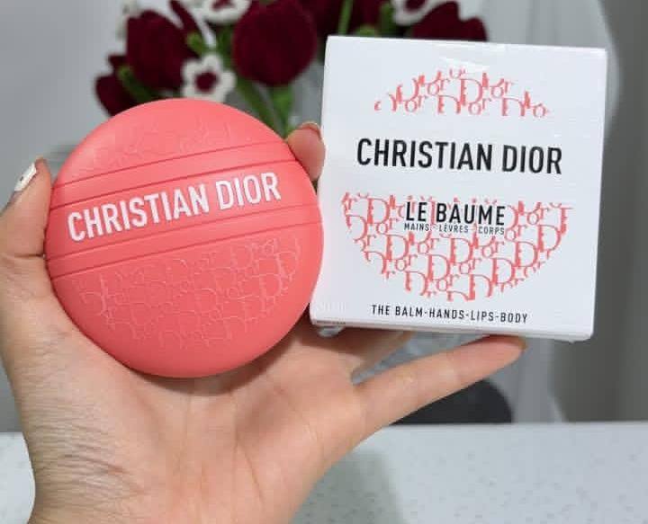 CHRISTIAN DIOR 

LE BAUME
THE BALM-HAND-LIPSBODY 

50ml

50 dhs🇦🇪🇦🇪

Zain01
♥️♥️♥️