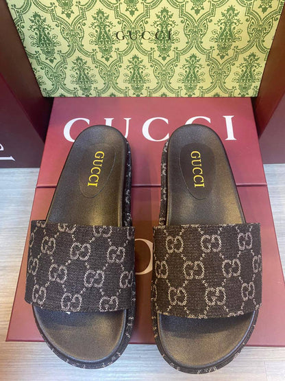 Gucci Slipper,

New Arrived 

Size 36 To 41
105 dhs🇦🇪🇦🇪

Zain120
♥️♥️♥️