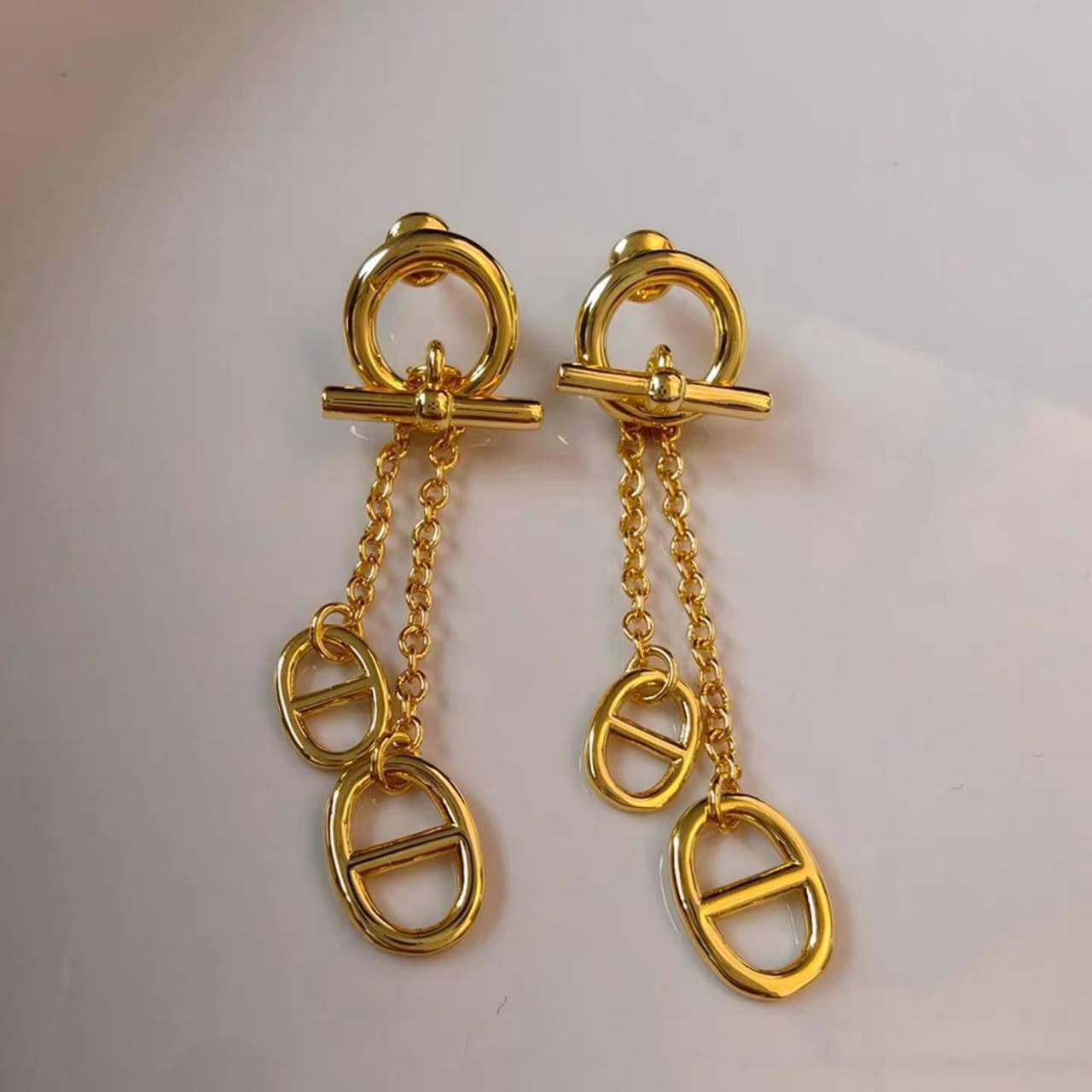 Hermes 🦋*
Earring 🌸
Master quality 💯
With normal boxes 🗃️ 
60 dhs🪙🌨️
With master box 📦 
80 dhs🪙🌨️

Zain216
♥️♥️♥️