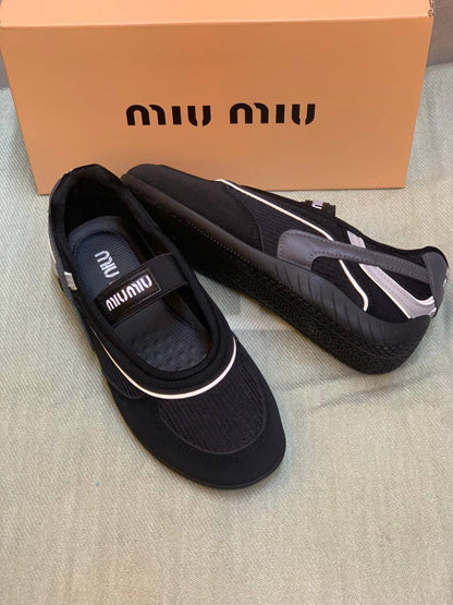 MIU MIU 
Master quality 
 Size 36-41  
190 dhs✅

Zain88
💓💓💓