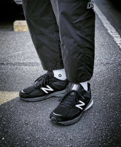 New Balance 990v5 （grey/ black） ,
size 36-45 ,
180 dhs✅

Zain18
♥️♥️♥️
