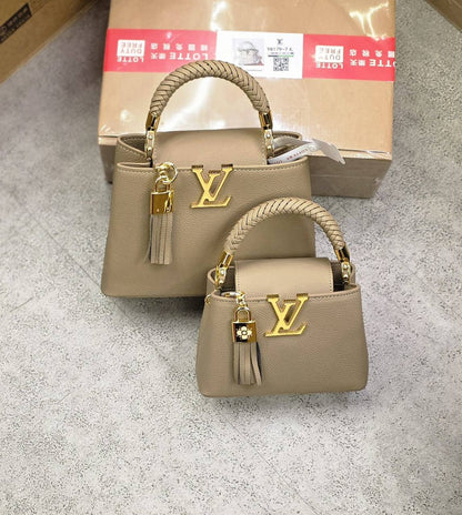 LV
high quality 
Size 21cm 260 dhs✅
Size 27cm 270 dhs✅

Zain175
♥️♥️♥️