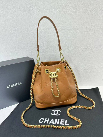 Chanel
with box
110 dhs🇦🇪🇦🇪

Zain143
♥️♥️♥️