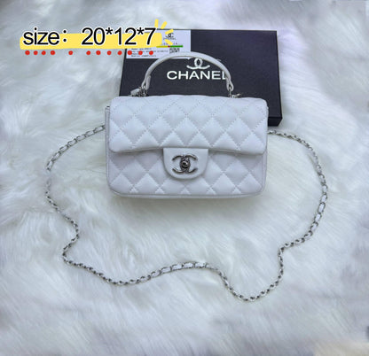 Chanel
✨✨NEW ✨✨
90 dhs❣️

with box
🎁🎁🎁

Zain38
♥️♥️♥️