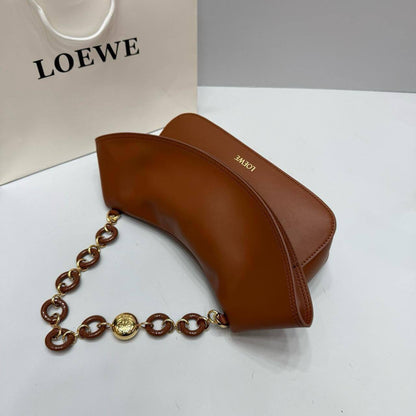 Loewe🙋🏻‍♀️🙋🏻‍♀️💕
Master
26cm🫶🏼 
350 dhs✅

Zain297
♥️♥️♥️