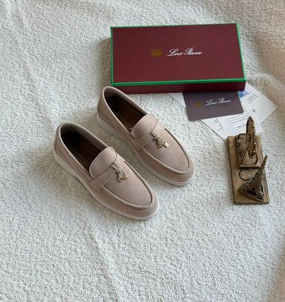 Loro piana 

  Size  .  36.  to 41

130 dhs✅

Zain80
♥️♥️♥️