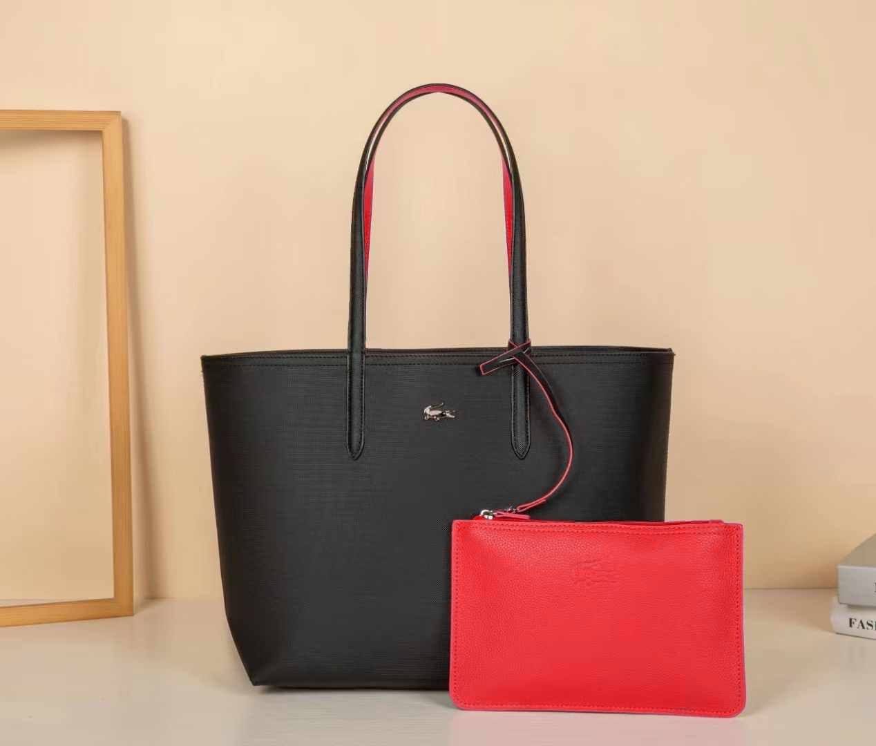 Lacoste
Lacoste double face
High quality
Size: 47cm
70 dhs🪙🌨️

Zain50
♥️♥️♥️