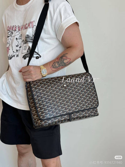 GOYARD 
With Box 
🎁🎁🎁

90 dhs❣️

Zain250
♥️♥️♥️