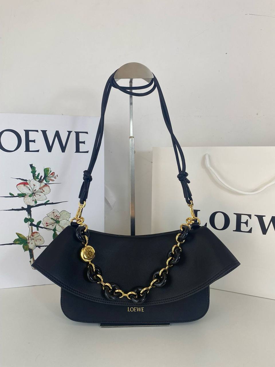 Loewe 
Master🌺
350 dhs✅
#25cm🥰

Zain228
♥️♥️♥️
