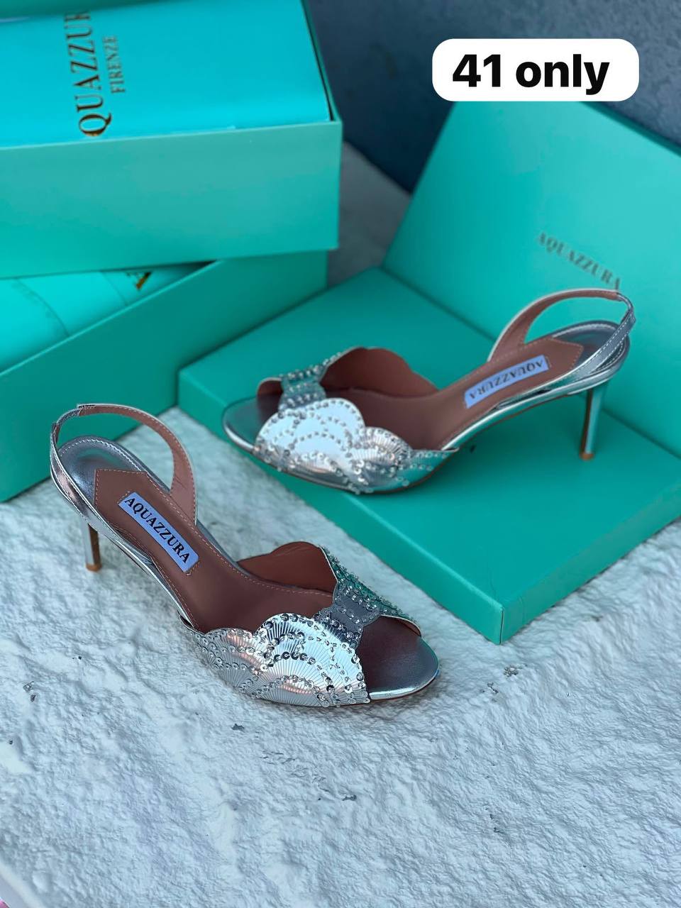 Gianvito Rossi
💯high quality
Size 36-37-38-39-40-41

110 dhs✅

Zain86
♥️♥️♥️