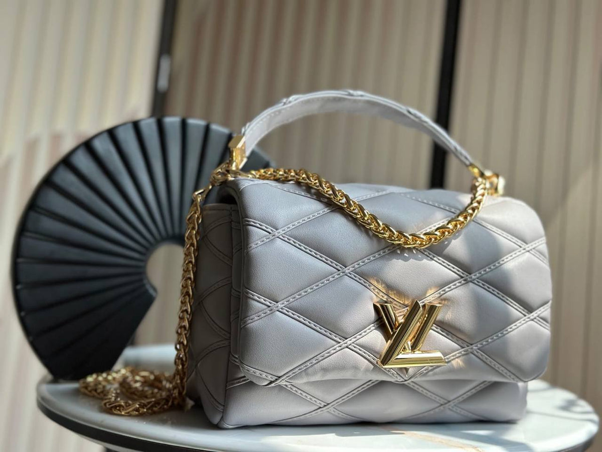 LV

440 dhs🇦🇪🇦🇪

Zain10
♥️♥️♥️