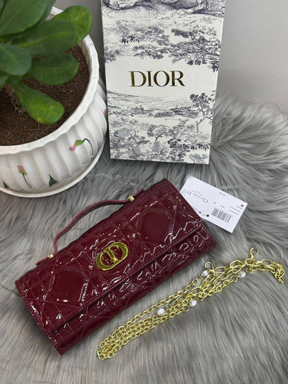 DIOR
SIZE……….24CM🌷
95 dhs🪙🌨️
with BOX✅

Zain51
♥️♥️♥️