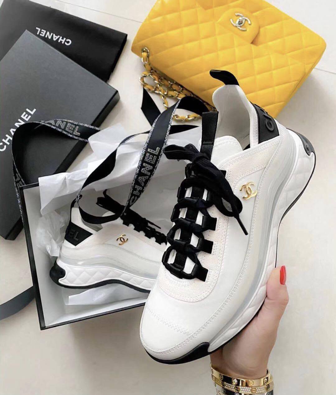 Chanel
Size 36-42 
190 dhs🇦🇪🇦🇪

Zain132
♥️♥️♥️