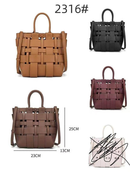 BOTTEGA 
120 dhs✅
Size 23cm

Zain161
♥️♥️♥️