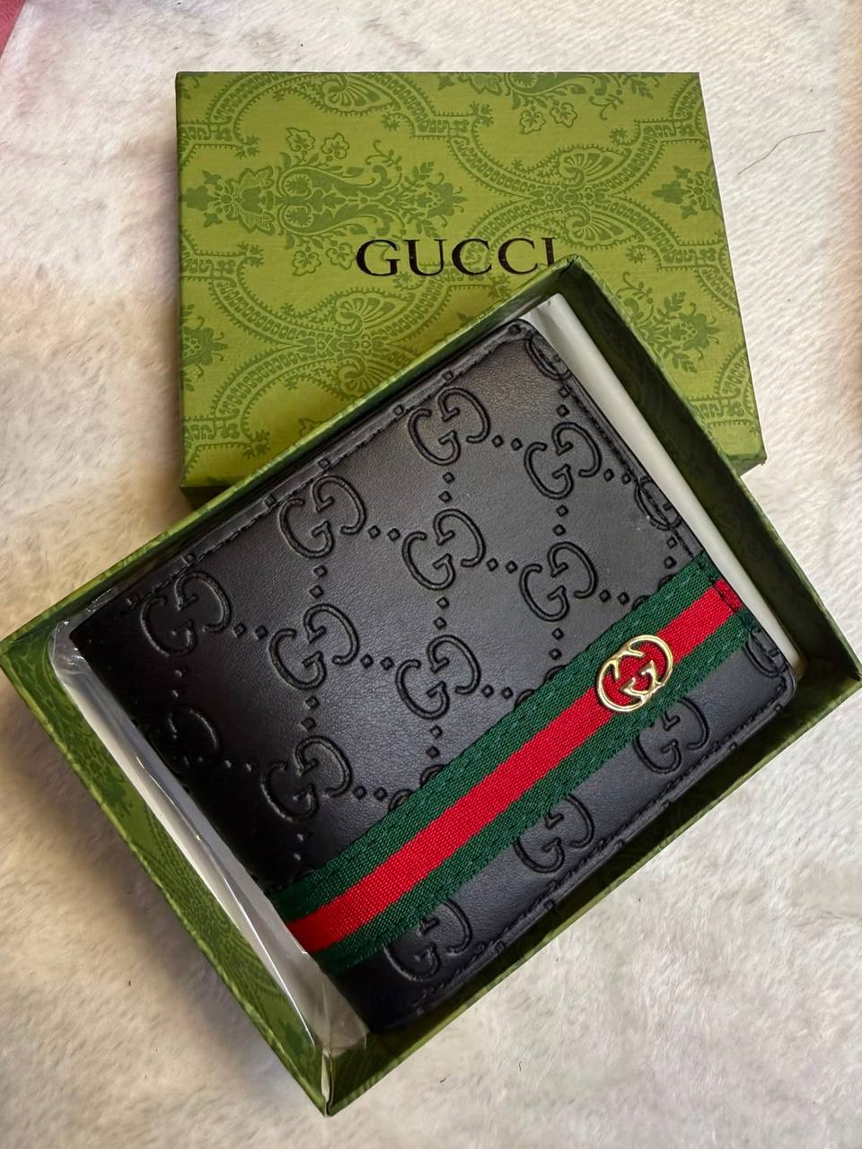 Wallets
With box 
35 dhs🇦🇪🇦🇪

Zain93
♥️♥️♥️
