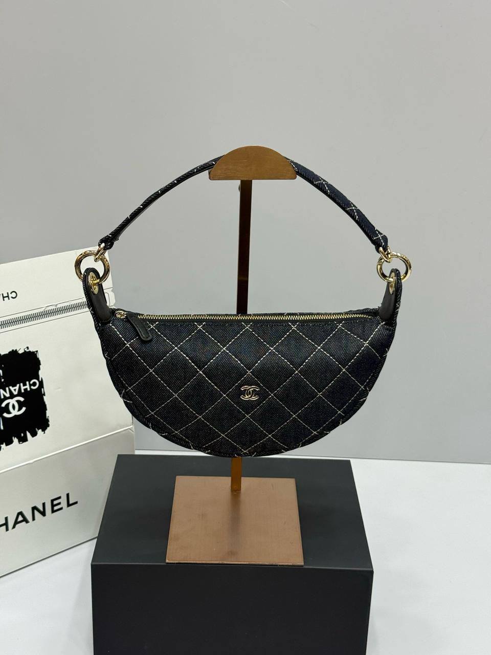Chanel Master
25cm🫶🏼
260 dhs👑

Zain228
♥️♥️♥️