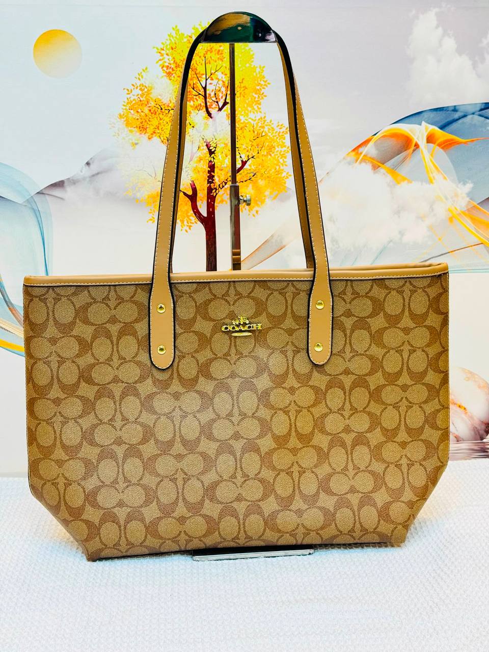 Coach 
Best quality with box’s 
100 dhs🇦🇪🇦🇪
size 41 CM

Zain290
♥️♥️♥️