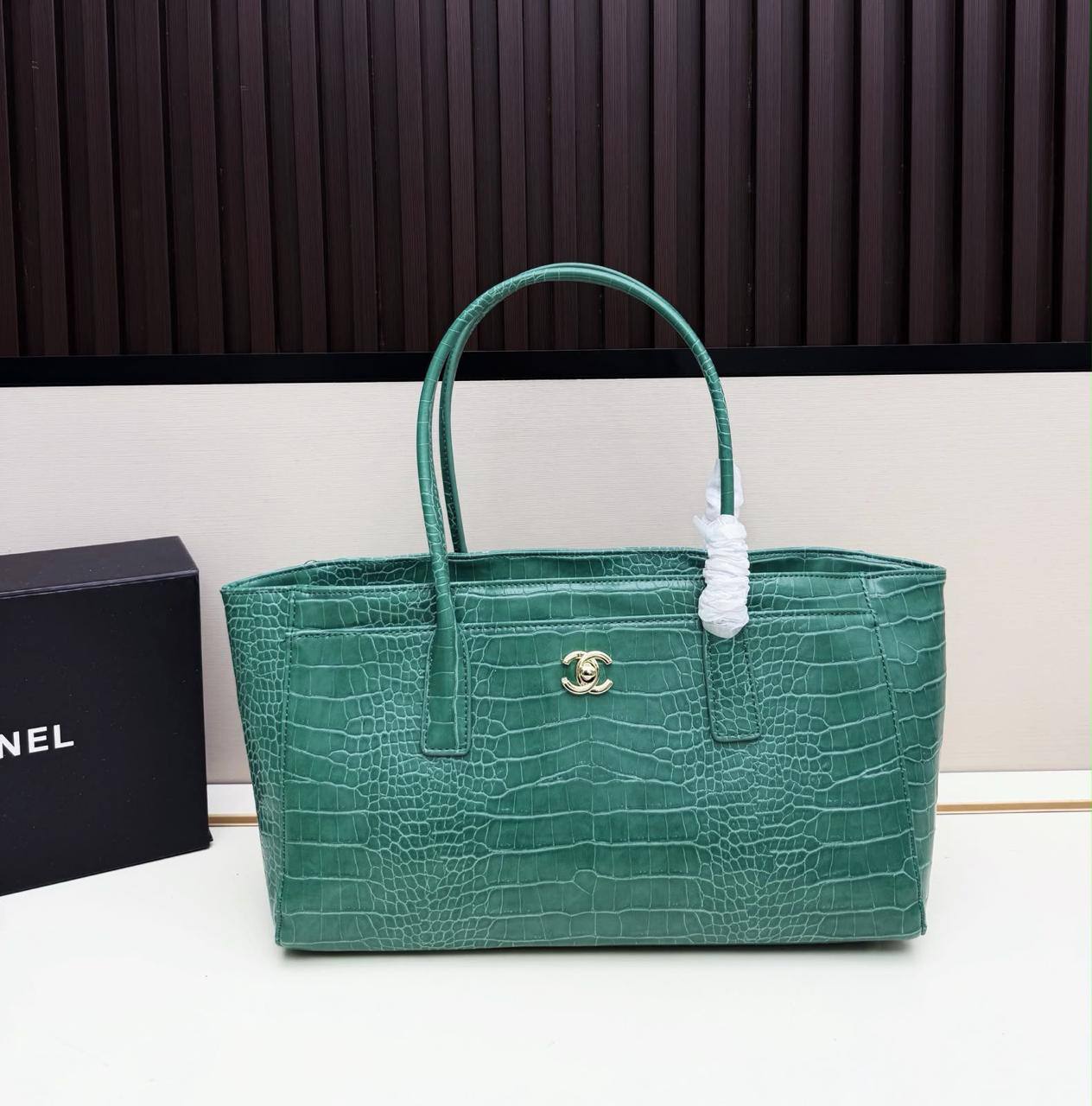 CHANEL COPY ONE 
NEW CAME 
210 dhs🇦🇪🇦🇪
SIZE: 35cm

Zain295
♥️♥️♥️