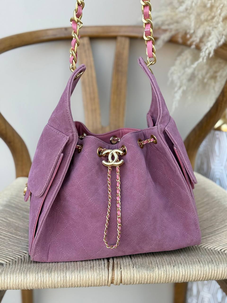 CHANEL

22cm
360 dhs✅

25cm
380 dhs✅

33cm
400 dhs✅

Top quality 
With box🎁

Zain167
♥️♥️♥️