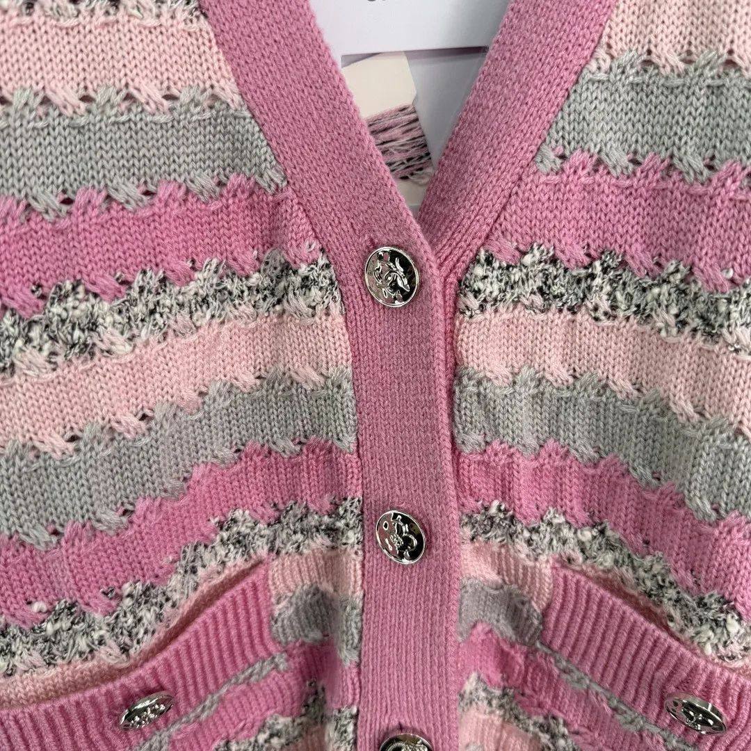 CHANEL
Women’s Cardigan 
Master Quality 
SML
320 dhs💓

Zain276
♥️♥️♥️