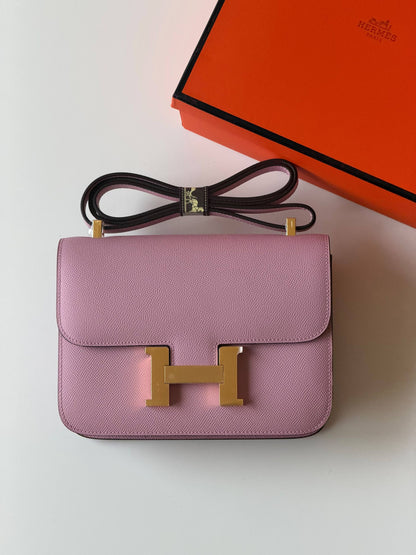 Hermes constance 

23cm💕

master quality😍
with box❤️
540 dhs🇦🇪🇦🇪

Zain52
♥️♥️♥️
