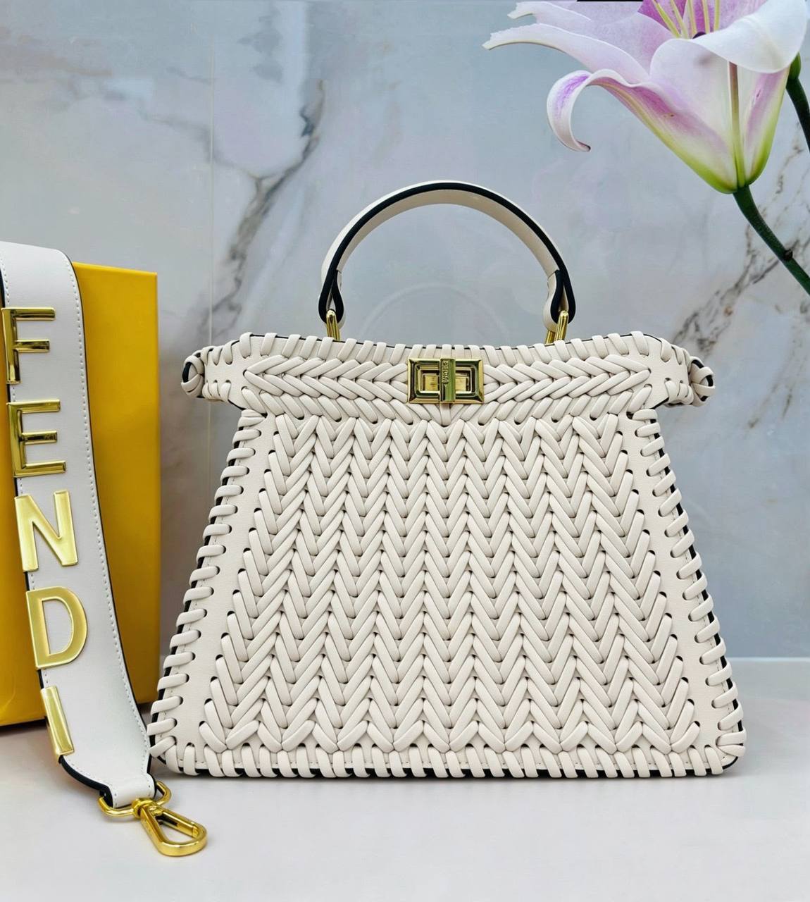 FENDI COPY ONE NEW CAME 
210 dhs🇦🇪🇦🇪

Zain295
♥️♥️♥️