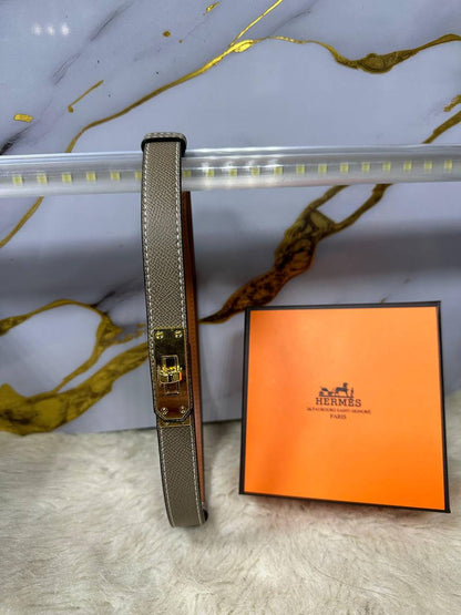 Hermes belt
With box 
🎁🎁🎁

40 dhs🪙💚

Zain136
♥️♥️♥️