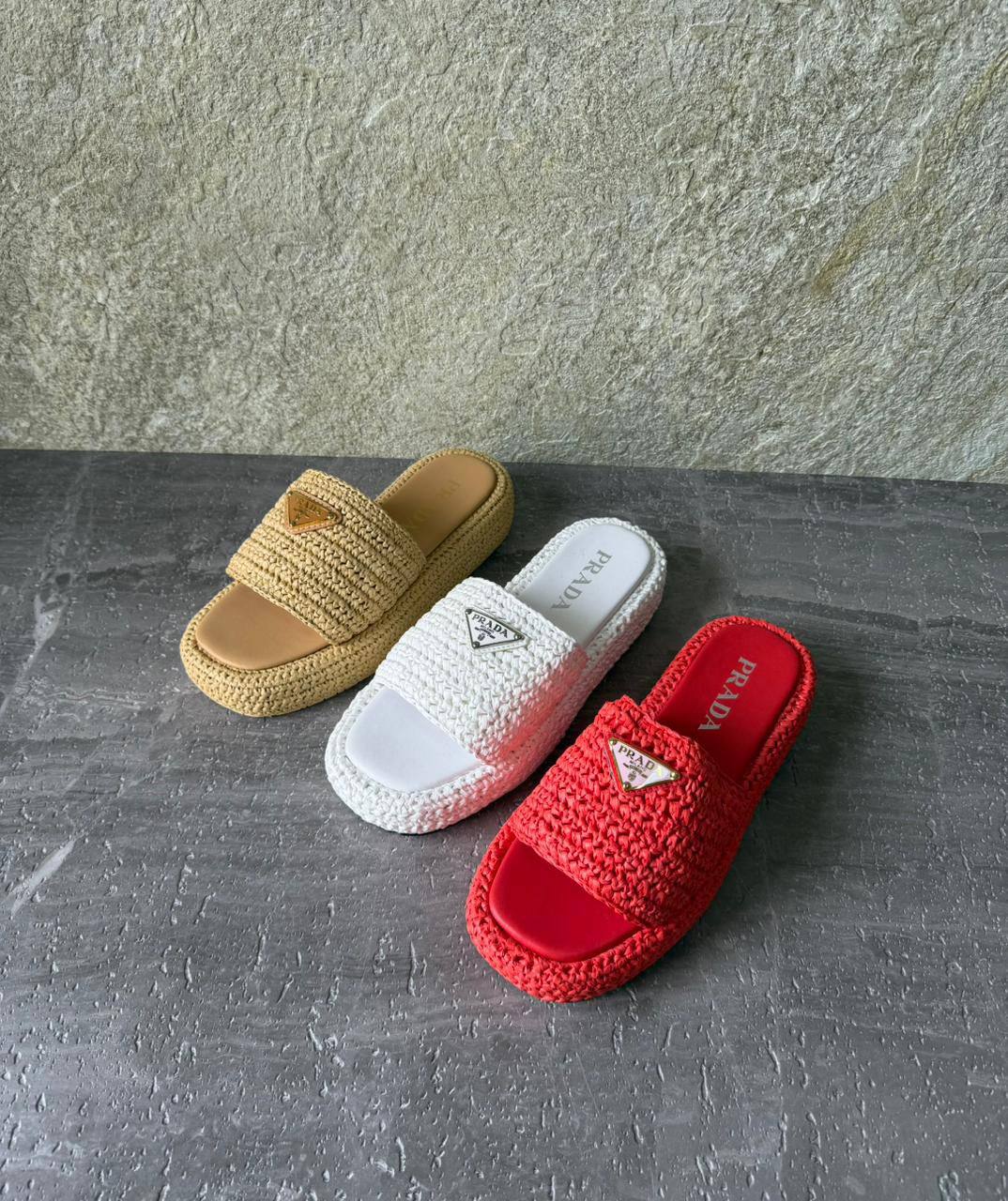 PRADA 
SuperMaster Quality 💯
450 dhs✅
Size: 36-41💥

Zain171
♥️♥️♥️