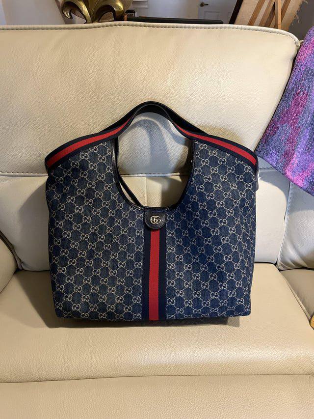 Gucci
Master Bags
For Price 👇 WTSP Text Zain 0568585901

Zain111
♥️♥️♥️