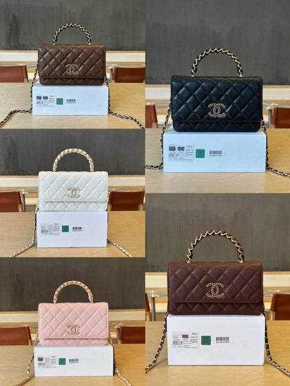 Chanel
100 dhs✅
size：22cm
good-quality 

with box🎁🎁🎁

Zain35
Zain26
♥️♥️♥️